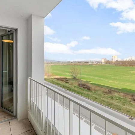 Apartmán Slnecnice 1-bedroom On Floor 3 With Parking By Skyviews *