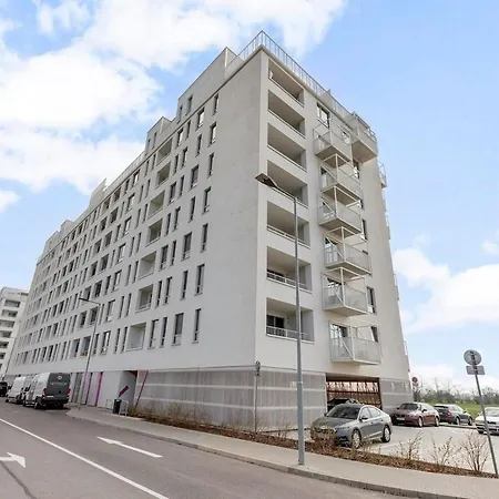 Slnecnice 1-bedroom On Floor 3 With Parking By Skyviews * Bratislava